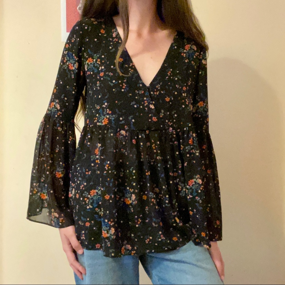 Bell Sleeve Floral Blouse - Picture 5 of 5